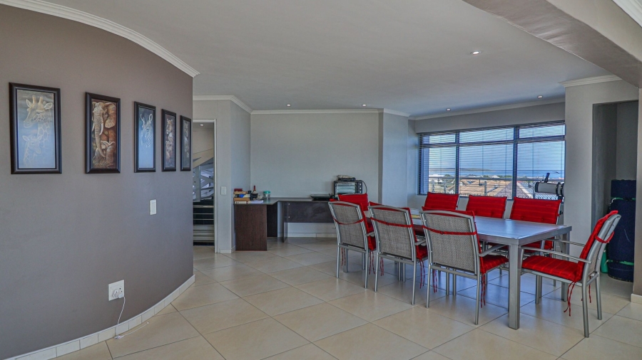 4 Bedroom Property for Sale in Perlemoenbaai Western Cape